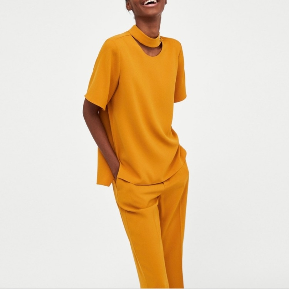 ZARA Women's Size Small Mustard Yellow Cutout Neck Button Short Sleeve Blonde